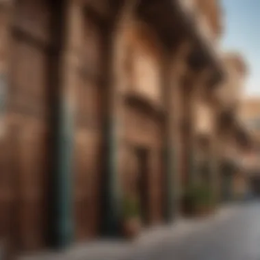 A vibrant scene of the Souk de Dubai showcasing its traditional architecture and bustling atmosphere